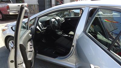2017 Kia Forte5 LX   - Photo 19 - Van Nuys, CA 91405
