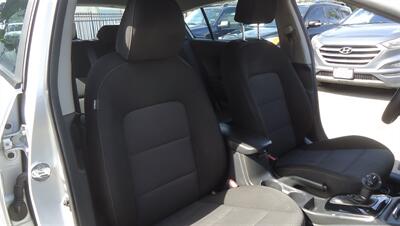 2017 Kia Forte5 LX   - Photo 16 - Van Nuys, CA 91405