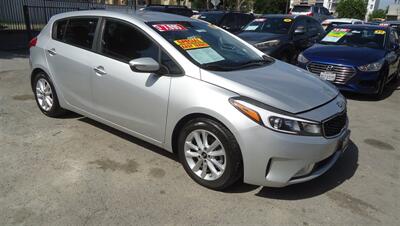 2017 Kia Forte5 LX   - Photo 3 - Van Nuys, CA 91405