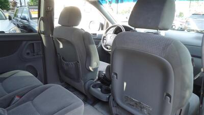 2006 Toyota Sienna LE 8 Passenger - Photo 16 - Van Nuys, CA 91405