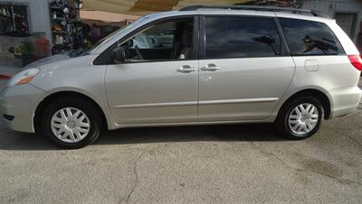 2006 Toyota Sienna LE 8 Passenger - Photo 7 - Van Nuys, CA 91405