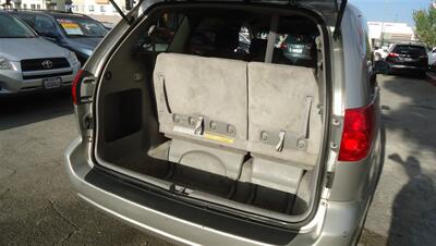 2006 Toyota Sienna LE 8 Passenger - Photo 10 - Van Nuys, CA 91405