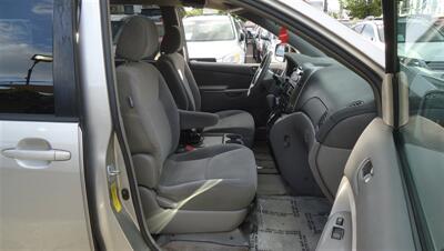 2006 Toyota Sienna LE 8 Passenger - Photo 17 - Van Nuys, CA 91405