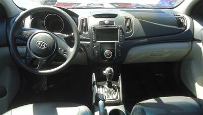 2011 Kia Forte EX - Photo 12 - Van Nuys, CA 91405