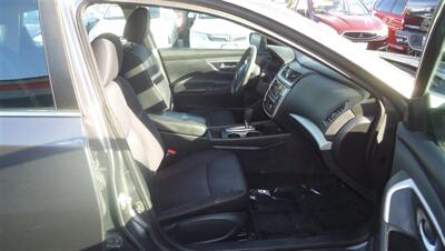 2017 Nissan Altima 2.5 SV - Photo 13 - Van Nuys, CA 91405