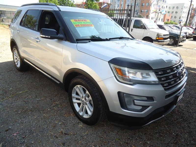 2016 Ford Explorer XLT - Photo 1 - Van Nuys, CA 91405