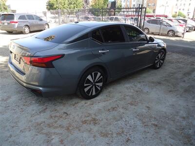 2021 Nissan Altima 2.5 SV   - Photo 4 - Van Nuys, CA 91405