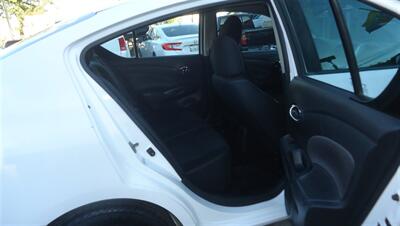 2018 Nissan Versa SV   - Photo 11 - Van Nuys, CA 91405