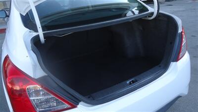 2018 Nissan Versa SV   - Photo 10 - Van Nuys, CA 91405