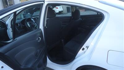 2018 Nissan Versa SV   - Photo 17 - Van Nuys, CA 91405