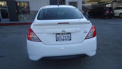 2018 Nissan Versa SV   - Photo 8 - Van Nuys, CA 91405