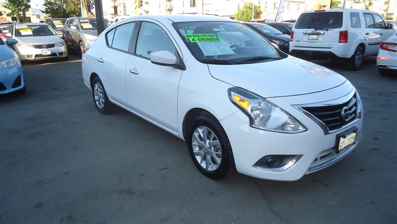 2018 Nissan Versa SV   - Photo 1 - Van Nuys, CA 91405