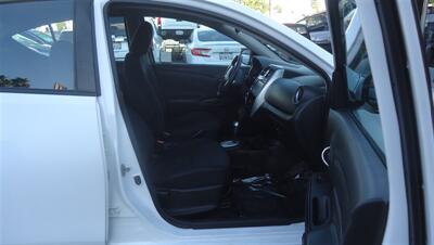 2018 Nissan Versa SV   - Photo 13 - Van Nuys, CA 91405