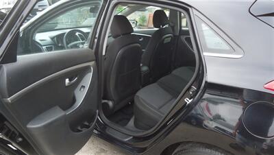 2016 Hyundai ELANTRA GT   - Photo 17 - Van Nuys, CA 91405