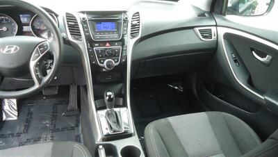 2016 Hyundai ELANTRA GT   - Photo 18 - Van Nuys, CA 91405