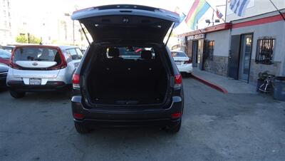 2019 Jeep Grand Cherokee Laredo   - Photo 10 - Van Nuys, CA 91405