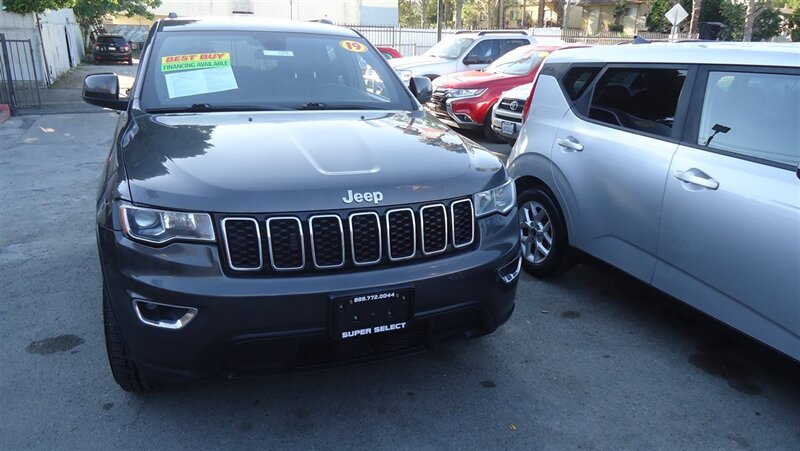 2019 Jeep Grand Cherokee Laredo   - Photo 1 - Van Nuys, CA 91405
