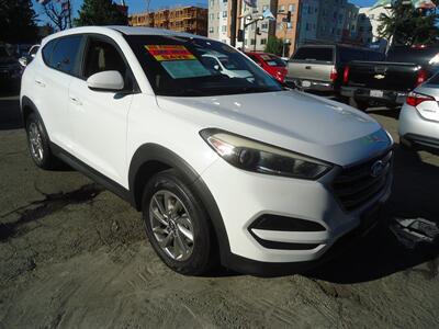2017 Hyundai TUCSON SE   - Photo 2 - Van Nuys, CA 91405