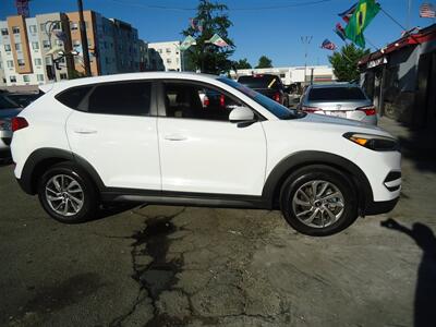 2017 Hyundai TUCSON SE   - Photo 4 - Van Nuys, CA 91405