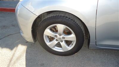 2015 Toyota Sienna LE 8-Passenger   - Photo 18 - Van Nuys, CA 91405