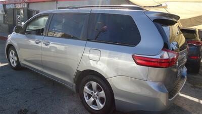 2015 Toyota Sienna LE 8-Passenger   - Photo 3 - Van Nuys, CA 91405