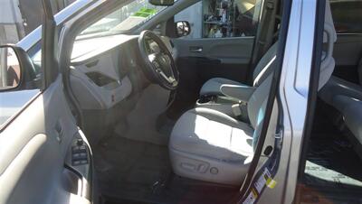 2015 Toyota Sienna LE 8-Passenger   - Photo 15 - Van Nuys, CA 91405