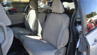 2015 Toyota Sienna LE 8-Passenger   - Photo 11 - Van Nuys, CA 91405