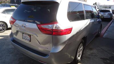 2015 Toyota Sienna LE 8-Passenger   - Photo 5 - Van Nuys, CA 91405