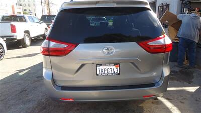 2015 Toyota Sienna LE 8-Passenger   - Photo 4 - Van Nuys, CA 91405