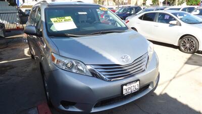 2015 Toyota Sienna LE 8-Passenger Van