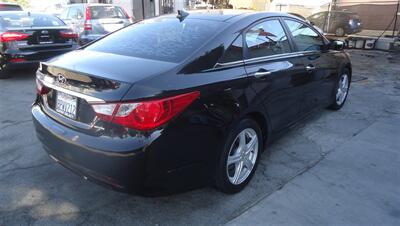 2013 Hyundai SONATA Limited - Photo 4 - Van Nuys, CA 91405