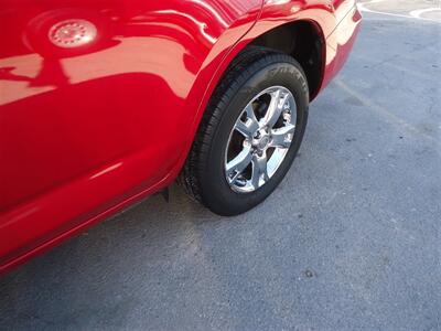 2011 Toyota RAV4   - Photo 33 - Van Nuys, CA 91405