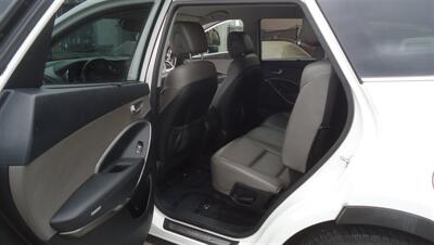 2018 Hyundai SANTA FE SE   - Photo 16 - Van Nuys, CA 91405