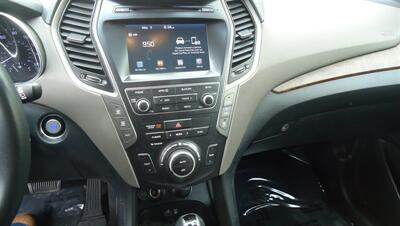 2018 Hyundai SANTA FE SE   - Photo 22 - Van Nuys, CA 91405