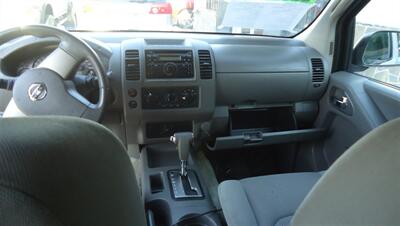 2011 Nissan Frontier S   - Photo 17 - Van Nuys, CA 91405