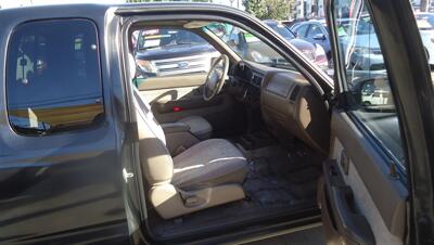2000 Toyota Tacoma SR5 - Photo 11 - Van Nuys, CA 91405