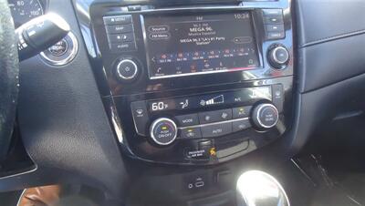 2020 Nissan Rogue SV   - Photo 23 - Van Nuys, CA 91405