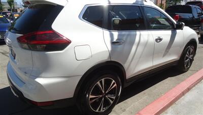 2020 Nissan Rogue SV   - Photo 4 - Van Nuys, CA 91405