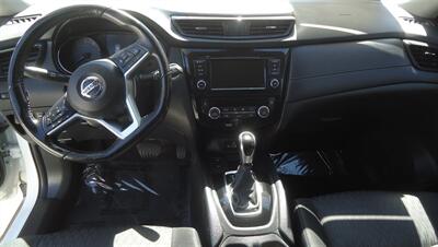 2020 Nissan Rogue SV   - Photo 19 - Van Nuys, CA 91405
