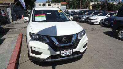 2020 Nissan Rogue SV   - Photo 2 - Van Nuys, CA 91405