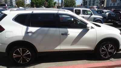 2020 Nissan Rogue SV   - Photo 3 - Van Nuys, CA 91405