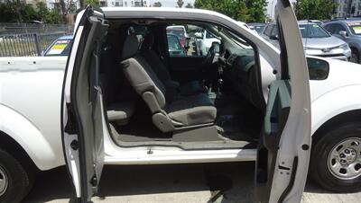 2011 Nissan Frontier S   - Photo 11 - Van Nuys, CA 91405