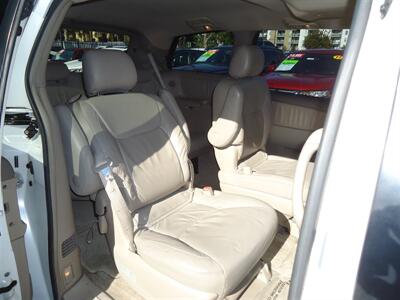 2005 Toyota Sienna XLE 7 Passenger - Photo 14 - Van Nuys, CA 91405