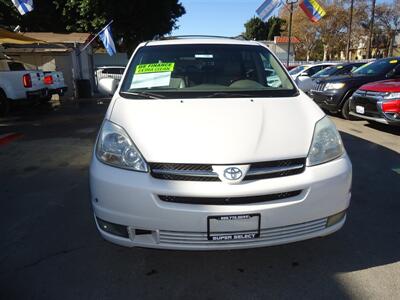 2005 Toyota Sienna XLE 7 Passenger - Photo 3 - Van Nuys, CA 91405