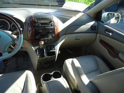 2005 Toyota Sienna XLE 7 Passenger - Photo 21 - Van Nuys, CA 91405
