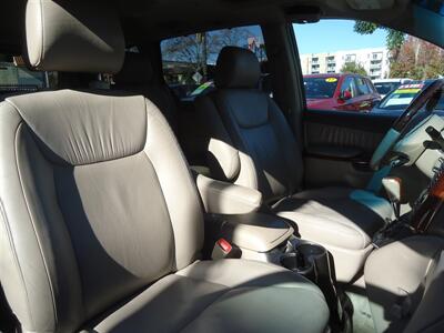 2005 Toyota Sienna XLE 7 Passenger - Photo 18 - Van Nuys, CA 91405