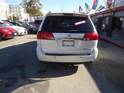 2005 Toyota Sienna XLE 7 Passenger - Photo 10 - Van Nuys, CA 91405