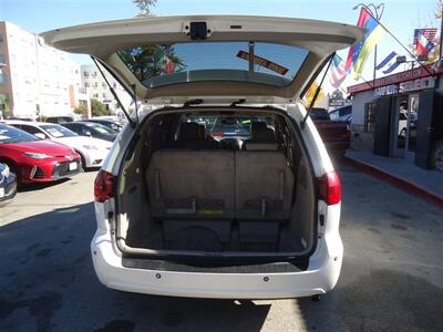 2005 Toyota Sienna XLE 7 Passenger - Photo 11 - Van Nuys, CA 91405