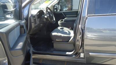 2006 Nissan Titan SE   - Photo 18 - Van Nuys, CA 91405