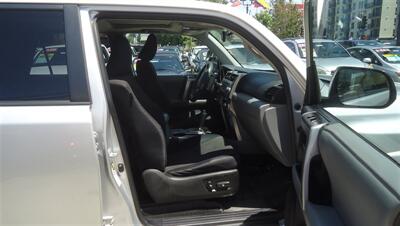 2011 Toyota 4Runner SR5   - Photo 14 - Van Nuys, CA 91405